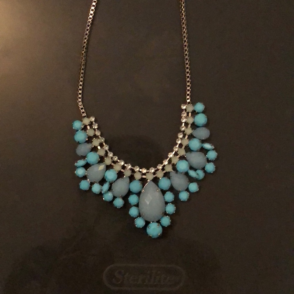 Silver BiB Necklace